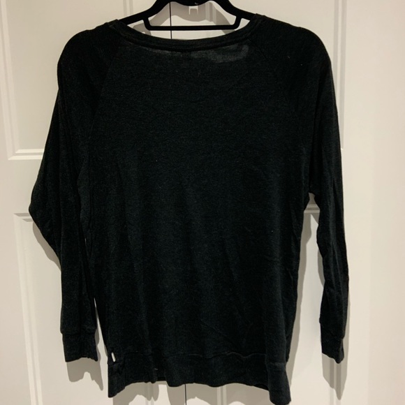 🐝 TNA Del Mar Shirt (V Neck) Oversized fit - Picture 4 of 6